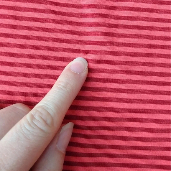 The North Face Womens fitted top Short Sleeve red stripe Vapor Wick M RN#61661 - Picture 6 of 6